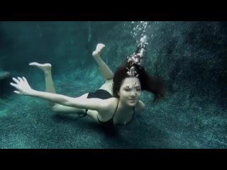 black bikini girl short sessions underwater